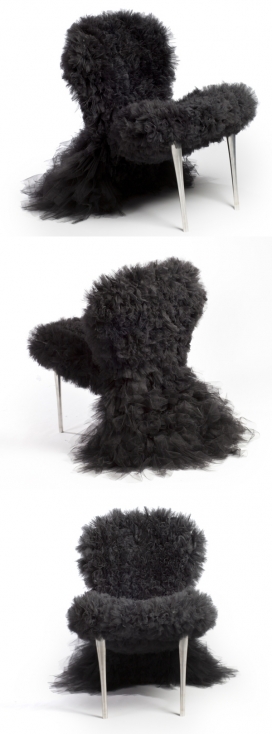 毛绒椅-类似动物的毛，椅子腿类似女人的高跟鞋-灵感来自手工制作的椅子