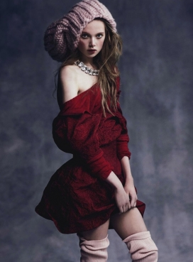 一个脸红的堕落天使-Vogue时尚澳大利亚2013年8月-胭脂色调温暖和安逸舒适的衣服