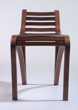“瀑布”特性的木椅子-充满了曲线，没有直角，直线很少