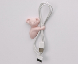 可爱的考拉“拥抱”你的USB电缆-小壁挂式装饰物，可以拥抱您的牙刷或铅笔