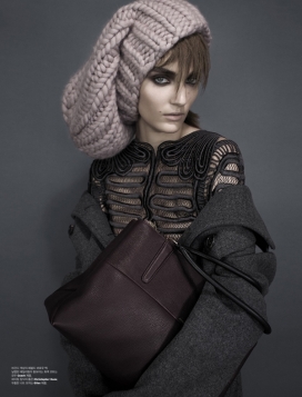 苏珊娜-一个感性温暖和舒适优雅的羊毛时装秀