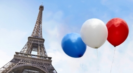 巴黎埃菲尔铁塔与三色气球
