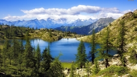 瑞士森林蓝湖壁纸