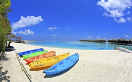 马尔代夫蓝海高清五彩帆布船壁纸