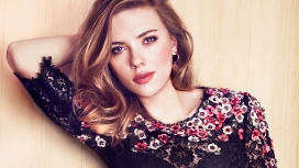 美国女演员Scarlett Johansson(斯嘉丽・约翰逊)宽屏壁纸下载