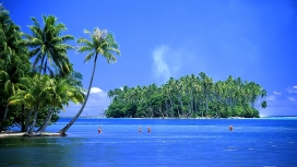 美丽的蓝色热带岛屿