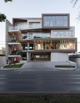 墨西哥圣佩德罗1400平方米的“集装箱”别墅房屋设计