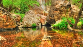 铜湖崖洞美景