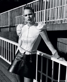 安娜尤尔斯-VOGUE时尚英国2015年9月-时髦激烈的人像