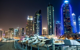 高清晰迪拜码头城市夜景壁纸