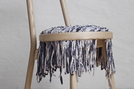 家具的艺术-帆布皮革座椅与桌子，类似于一个刺绣环，用来突出织物和织物，就像一件艺术品
