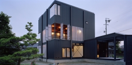 日本185平米波纹板之家