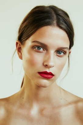 Red Lips-令人惊叹的Emilie美容测试