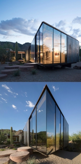 反映亚利桑那州沙漠景观的玻璃房
