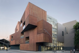 西班牙11010平米的马萨纳学校艺术与设计中心