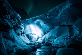 唯美冰窟洞穴河蓝色夜景