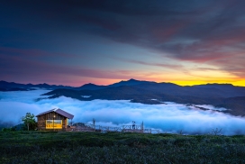 风景如画风景下的小屋