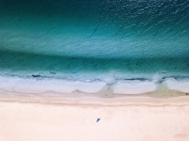 蓝色大海沙滩