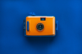 橙色水下照相机
