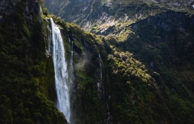 高山瀑布流