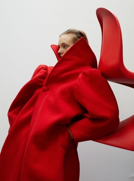 妮穆艾·斯米特-Harper Bazaar演绎的现代雕塑剪影
