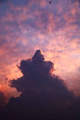 粉红彩云风景图片