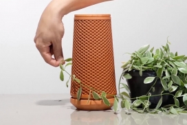 可让您在没有任何土壤情况下种植植物的未来风格Alexa种植机