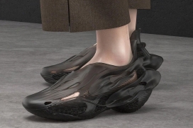 这款由前卫品牌SCRY设计的全3D印花鞋是一款完全可以循环使用的鞋款