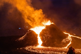 冰岛2021年火山爆发图片