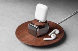 为您提供了一个为Apple产品充电好地方的手工木制底座+托盘