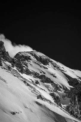 雪山黑白图片