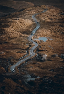 蜿蜒曲折的山河地貌风景图片