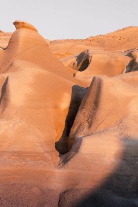 金黄色戈壁沙漠沙包图