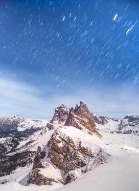 北极的雪山