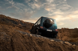 梅赛德斯-奔驰G级户外摄影图：探索自然与科技的完美融合