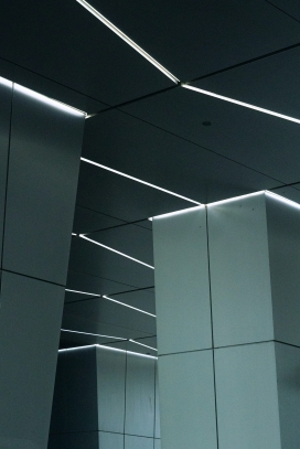 现代室内LED灯带建筑摄影图
