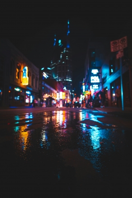 雨后的街道夜景风景