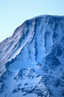 雪山蓝色风景