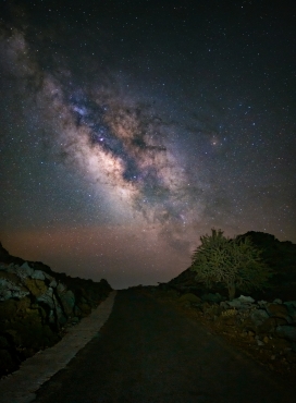 极光繁星下的夜路