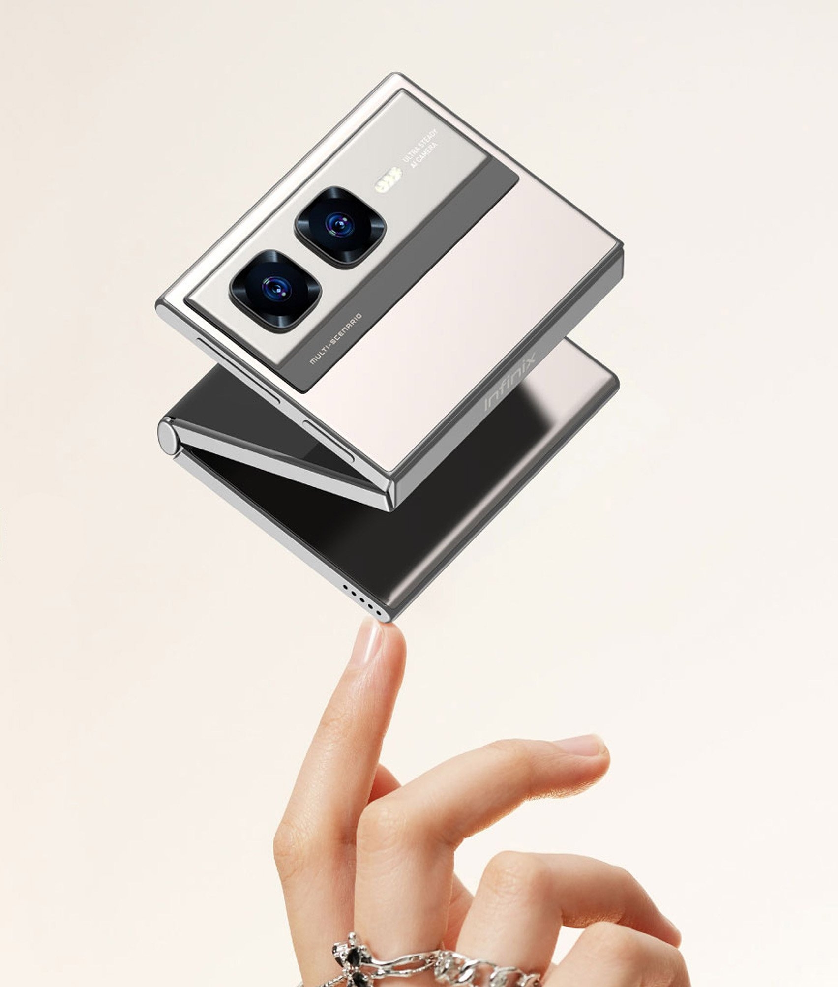 缩小到信用卡大小的Infinix迷你三折手机图片