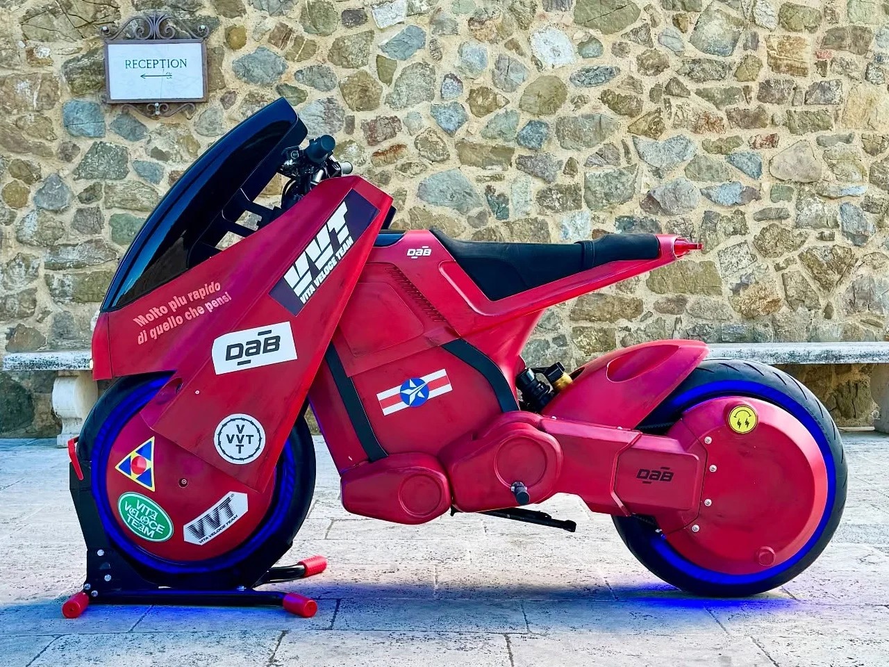 CYBERPUNKISH电动自行车-令人惊喜的红色电动摩托车---酷图编号17