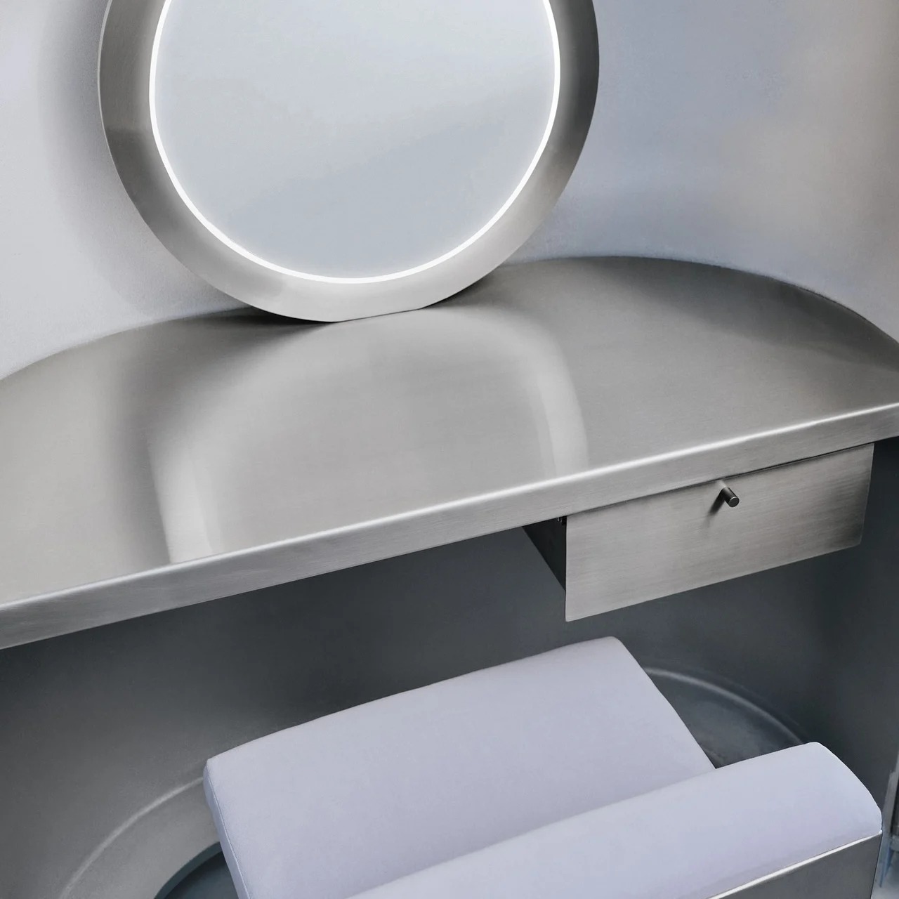 将复古风格和玩具般设计与现代魅力融为一体的移动梳妆舱---酷图编号6