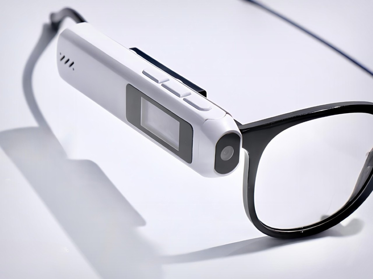 采用嵌入式相机模块将任何眼镜变成元智能眼镜图片