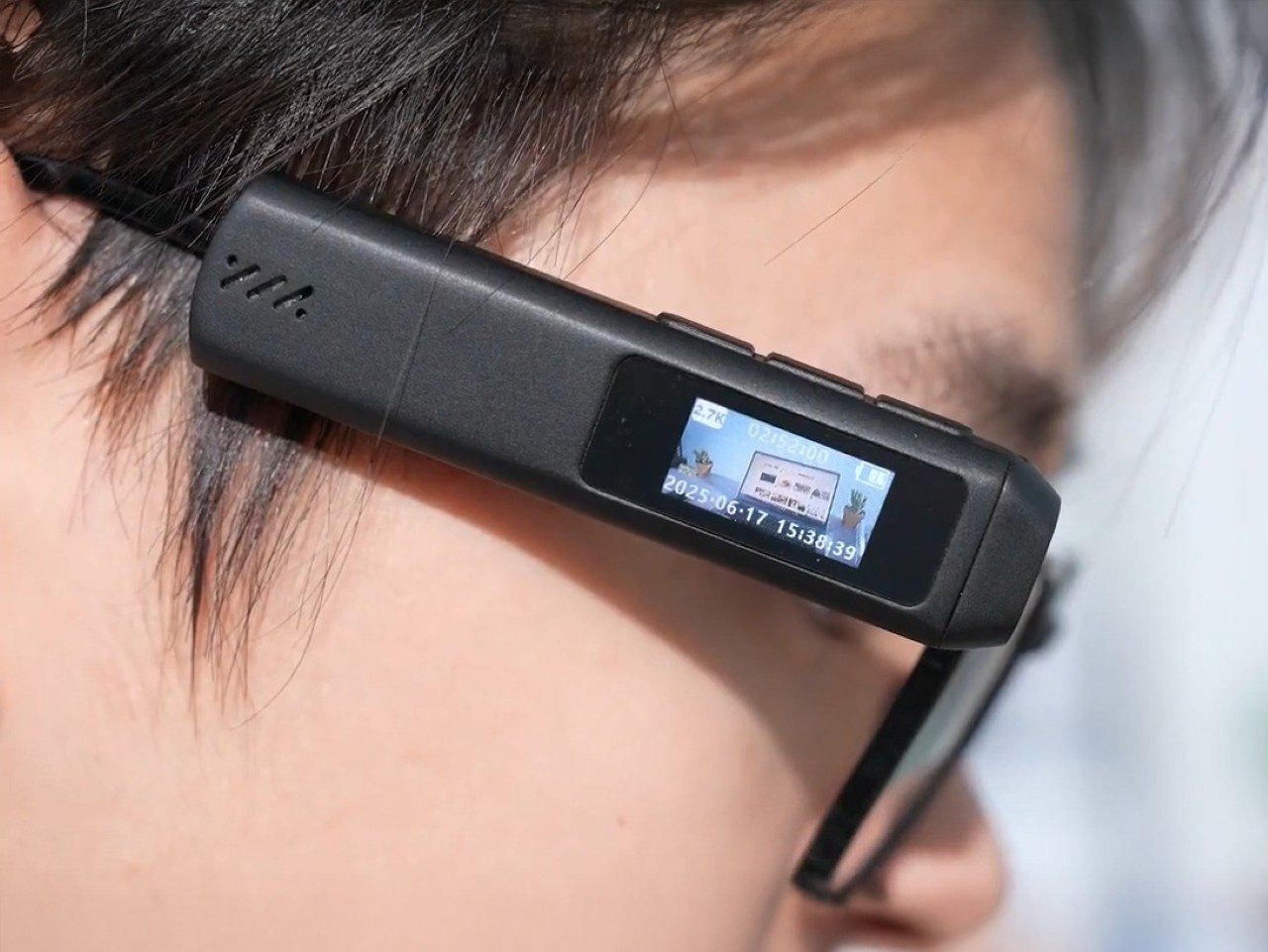 采用嵌入式相机模块将任何眼镜变成元智能眼镜---酷图编号2