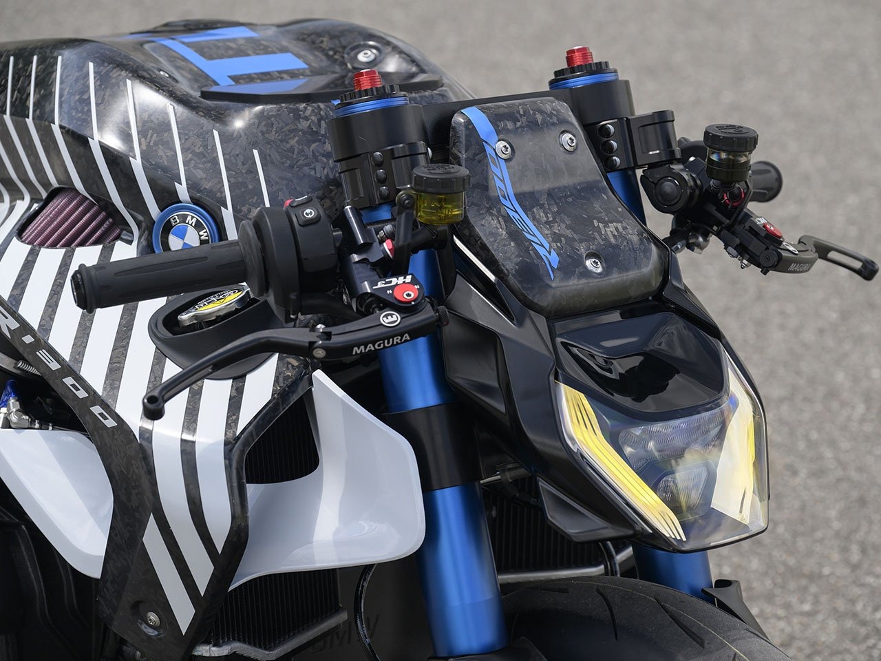 R1300r摩托车-宝马汽车推出专为短距离冲刺而设计的氧化亚氮发动机摩托车---酷图编号6