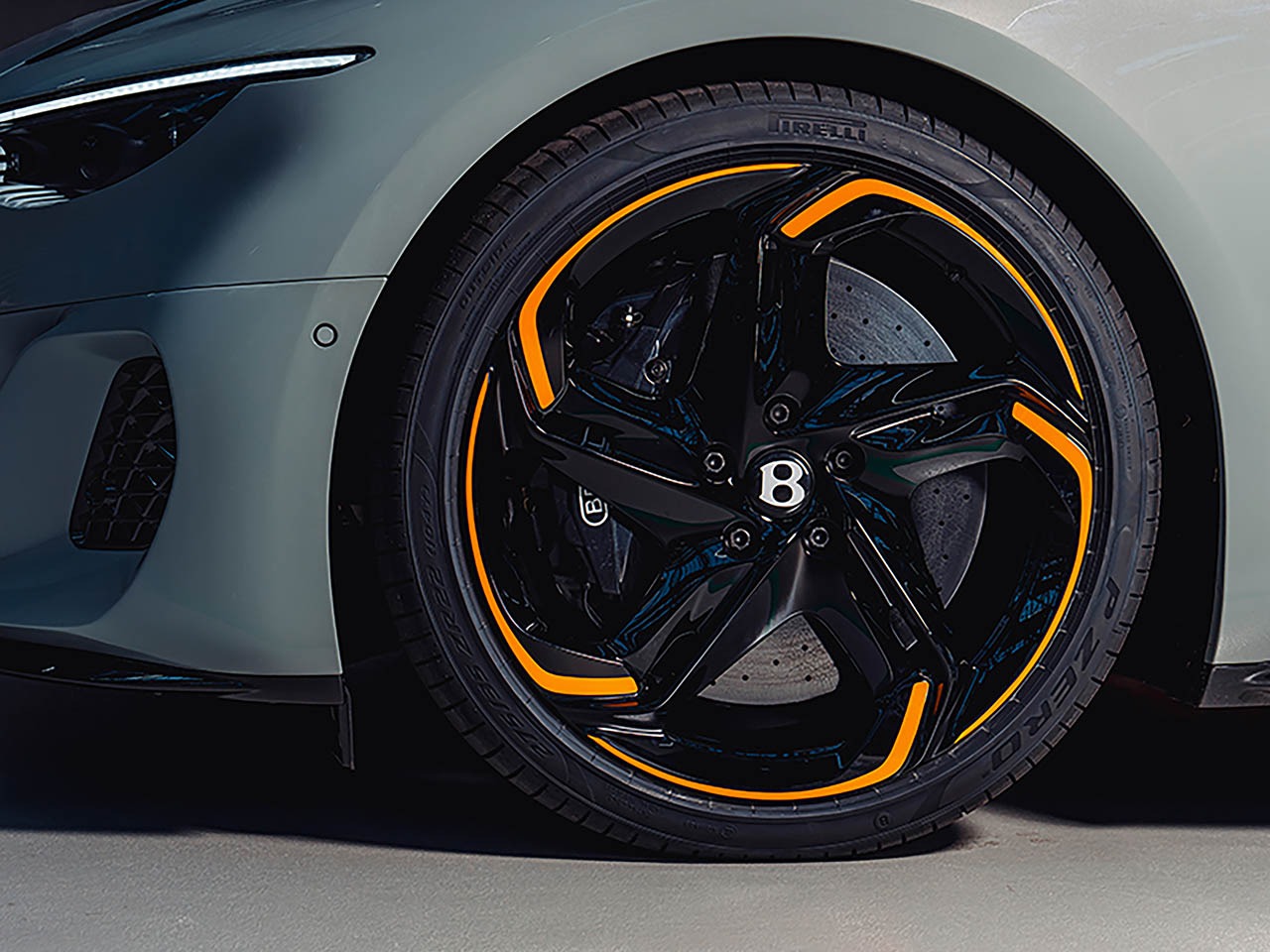 一首动感与优雅交响乐的宾利巴图敞篷车---酷图编号12