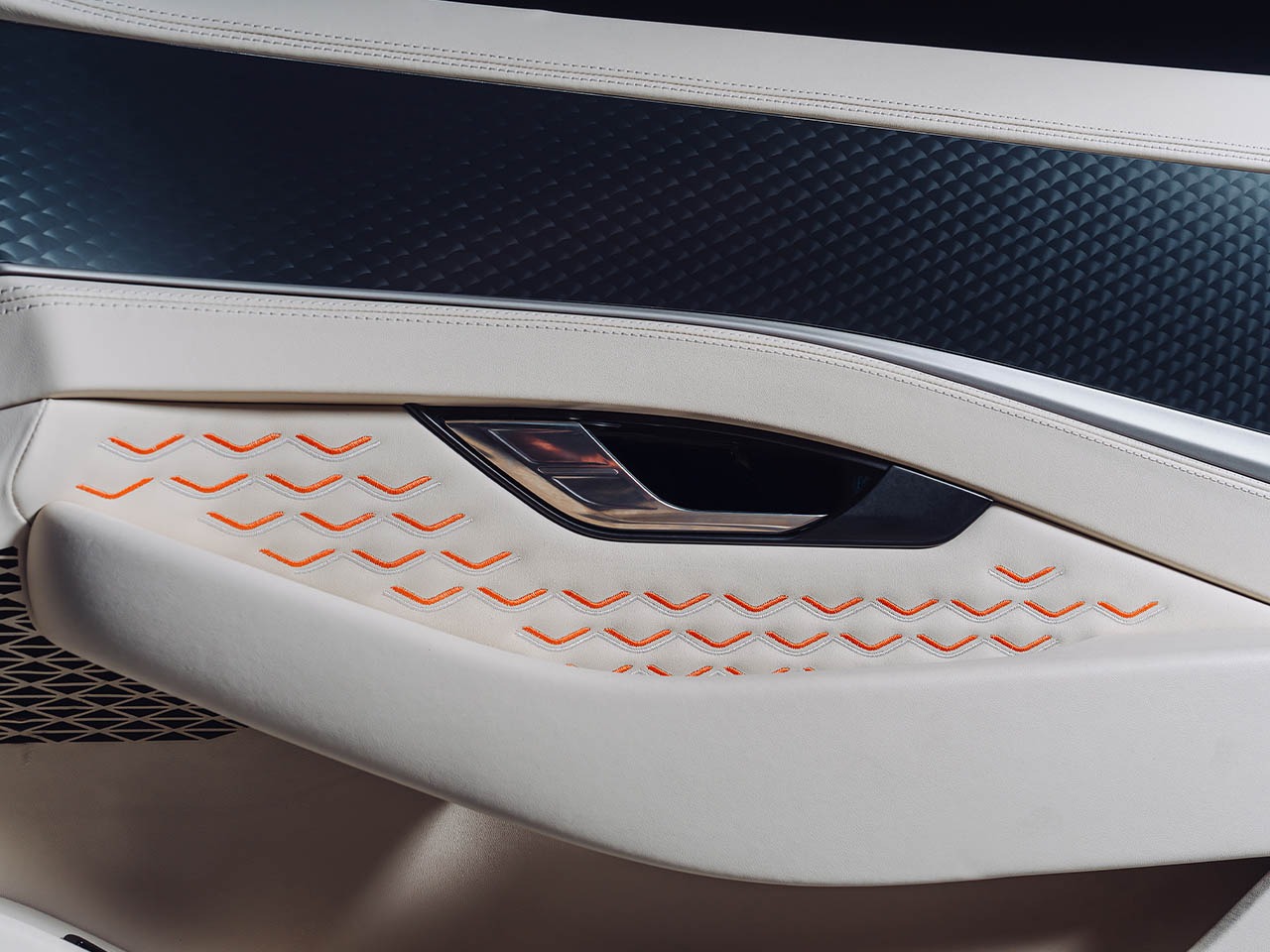 一首动感与优雅交响乐的宾利巴图敞篷车---酷图编号10