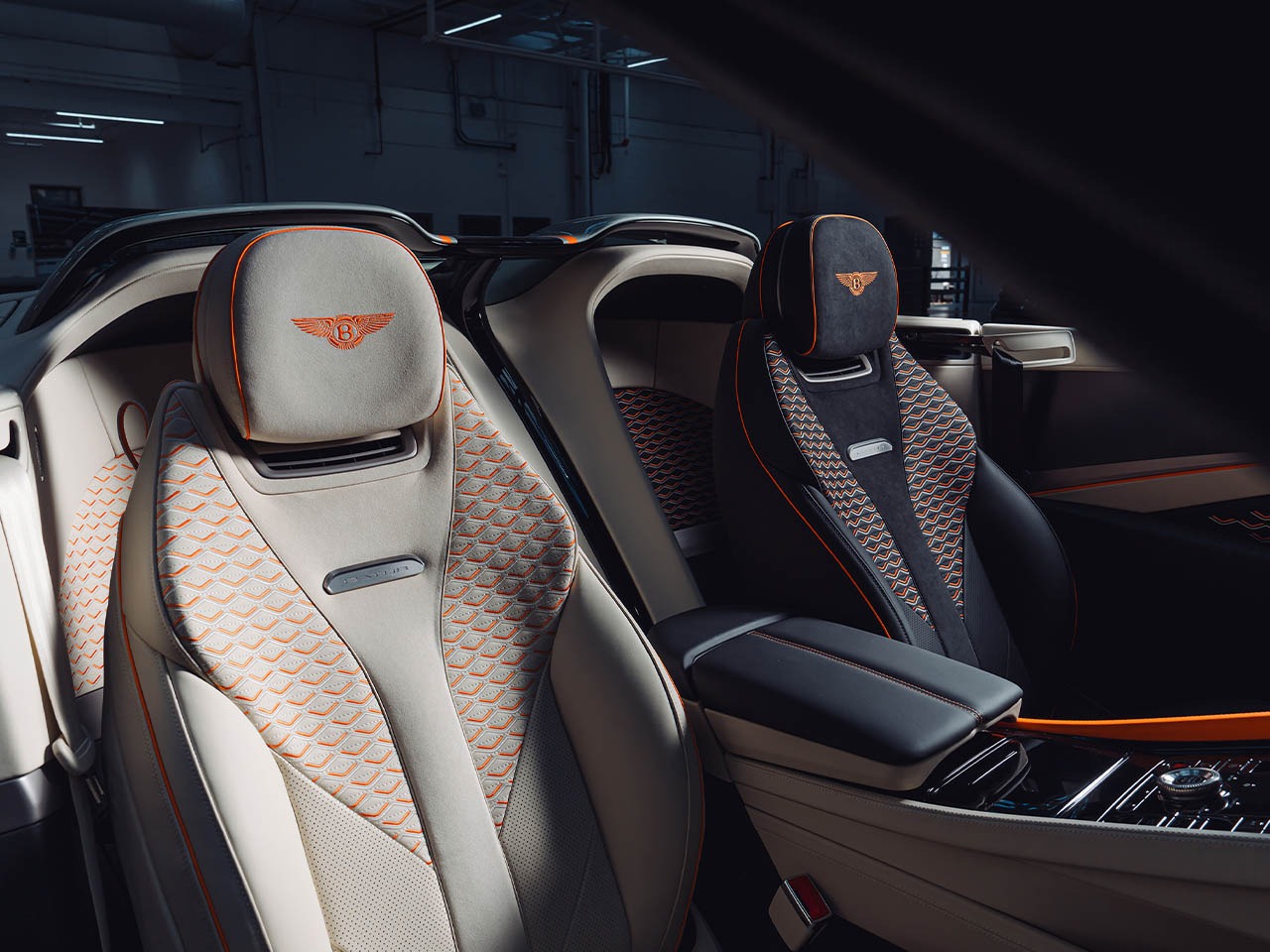 一首动感与优雅交响乐的宾利巴图敞篷车---酷图编号14