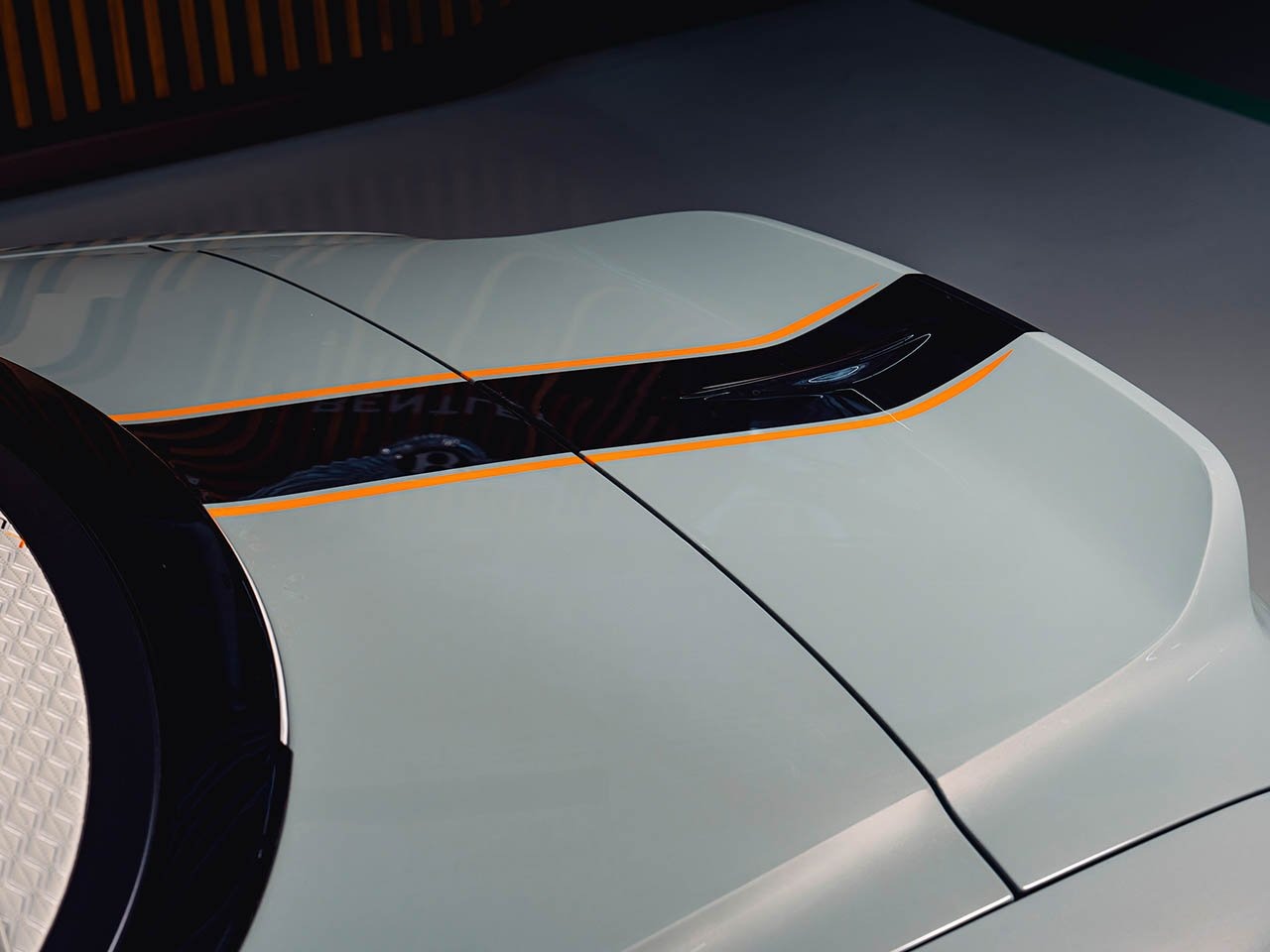 一首动感与优雅交响乐的宾利巴图敞篷车---酷图编号6