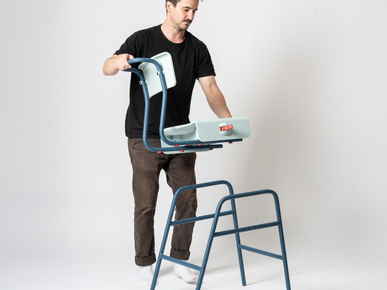 可以让学生建立自己学习空间的变形课堂桌椅---酷图编号2